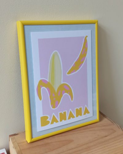 Print de BEEB représentant une banane pelée et une banane avec sa peau, en jaune et rose